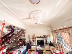 Golden Hill Estate (D19), Terrace #536070031